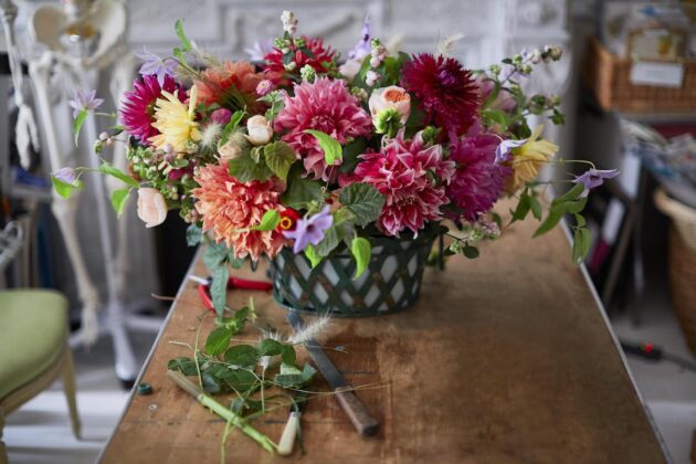 La Magia de las Flores en Cada Estación: Consejos de la Floristería José María en Teruel